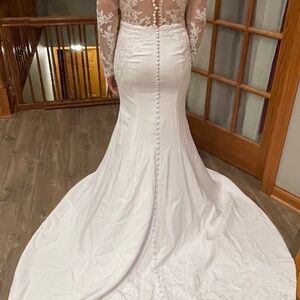 Trumpet/Mermaid V-Neck Long Sleeves Wedding Dresses With Appliques Lace